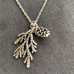 NWOT Pine Bough Necklace